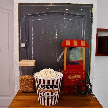 L'aparte H24,cosy,port,plage,wifi,netflix アパート *