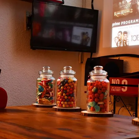 アパート L'aparte H24,cosy,port,plage,wifi,netflix *