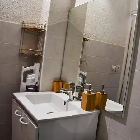 L'aparte H24,cosy,port,plage,wifi,netflix アパート *